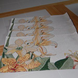 4 Croft & Barrow Yellow/White/Green Lily Placemats 19 1/4"Long  x 12" Wide